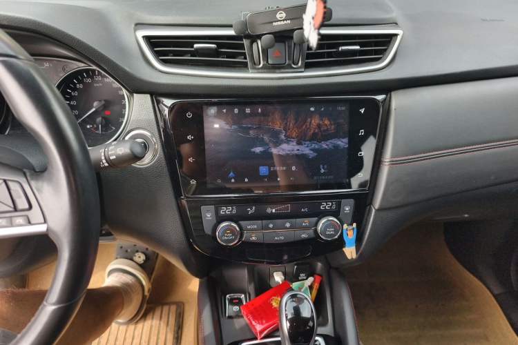 Used Nissan Qashqai 2022 2.0L CVT XV Premier Luxury Edition Audio And AC Panel