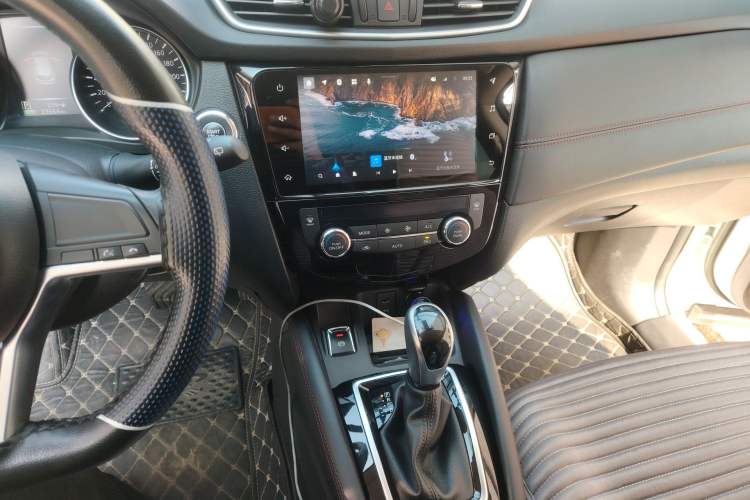 Used Nissan Qashqai 2022 2.0L CVT XV Smart Enjoyment Version Audio And AC Panel