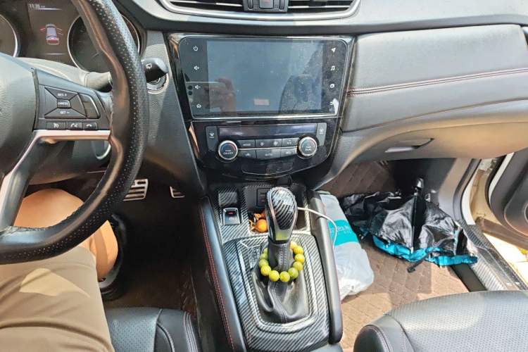 Used Nissan Qashqai 2022 2.0L CVT XV Premier Luxury Edition Audio And AC Panel