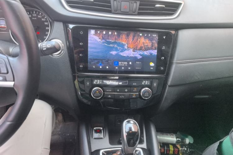 Used Nissan Qashqai 2022 2.0L CVT XV Premier Luxury Edition Audio And AC Panel