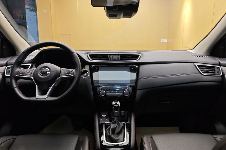 Used Nissan Qashqai 2022 2.0L CVT XV Premier Luxury Edition Audio And AC Panel