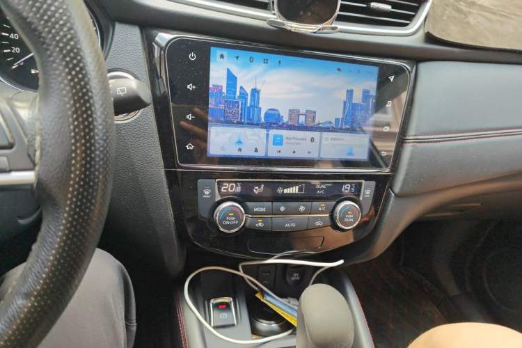 Used Nissan Qashqai 2022 2.0L CVT XV Premier Luxury Edition Audio And AC Panel