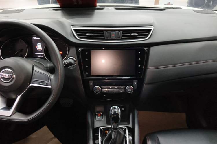 Used Nissan Qashqai 2022 2.0L CVT XV Smart Enjoyment Version Audio And AC Panel