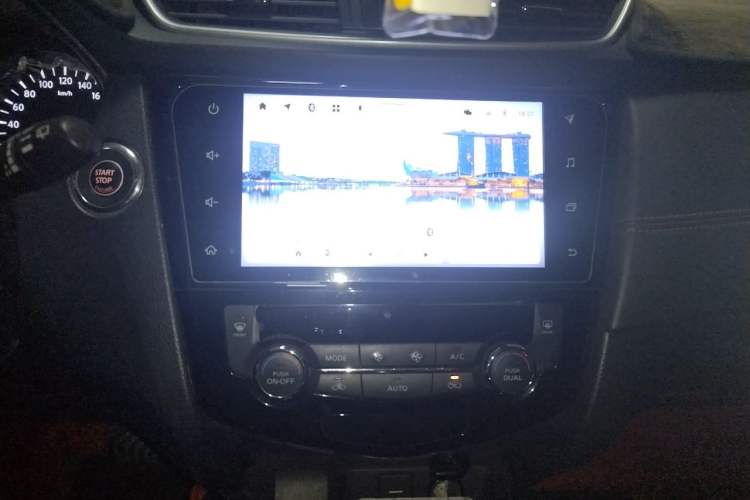 Used Nissan Qashqai 2022 2.0L CVT XV Premier Luxury Edition Audio And AC Panel