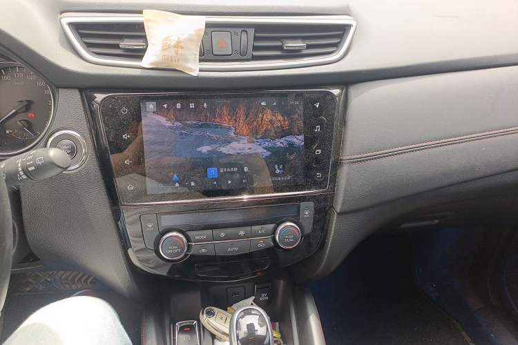 Used Nissan Qashqai 2022 2.0L CVT XV Premier Luxury Edition Audio And AC Panel