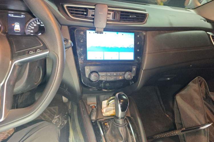 Used Nissan Qashqai 2022 2.0L CVT XV Smart Enjoyment Version Audio And AC Panel