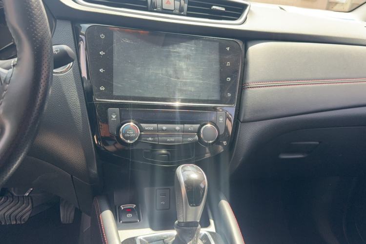 Used Nissan Qashqai 2022 2.0L CVT XV Smart Enjoyment Version Audio And AC Panel