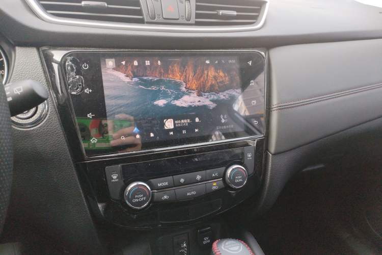 Used Nissan Qashqai 2022 2.0L CVT XV Smart Enjoyment Version Audio And AC Panel
