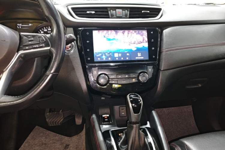 Used Nissan Qashqai 2022 2.0L CVT XV Premier Luxury Edition Audio And AC Panel