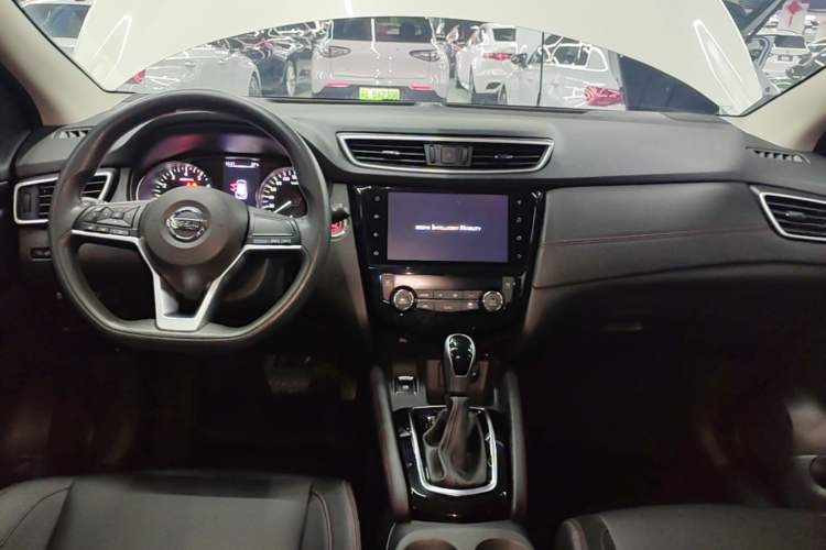 Used Nissan Qashqai 2022 2.0L CVT XV Smart Enjoyment Version Center Console