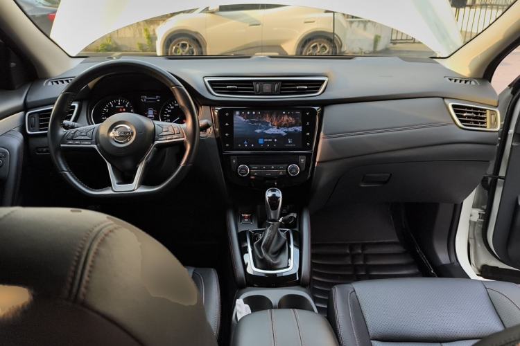 Used Nissan Qashqai 2022 2.0L CVT XV Premier Luxury Edition Center Console