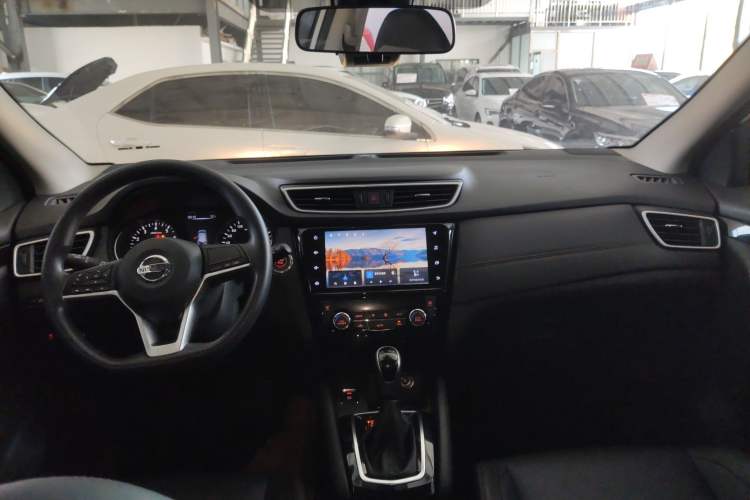 Used Nissan Qashqai 2022 2.0L CVT XV Smart Enjoyment Version Center Console