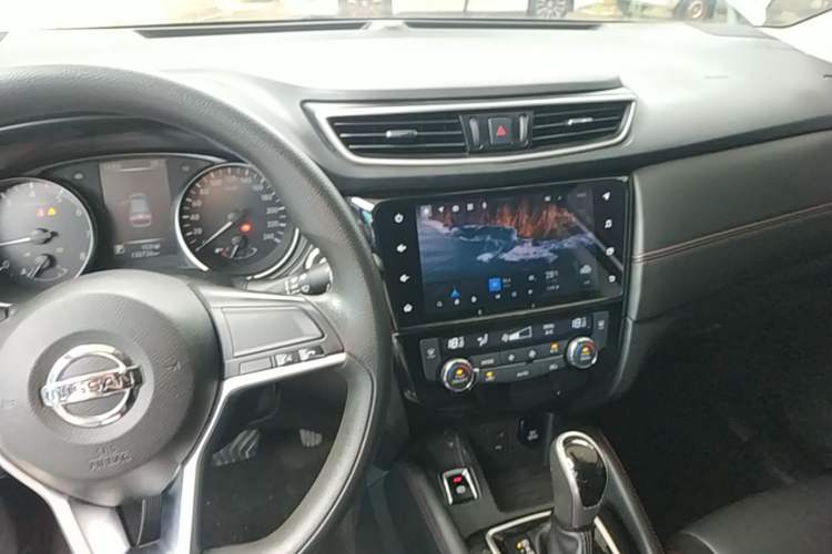 Used Nissan Qashqai 2022 2.0L CVT XV Smart Enjoyment Version Center Console