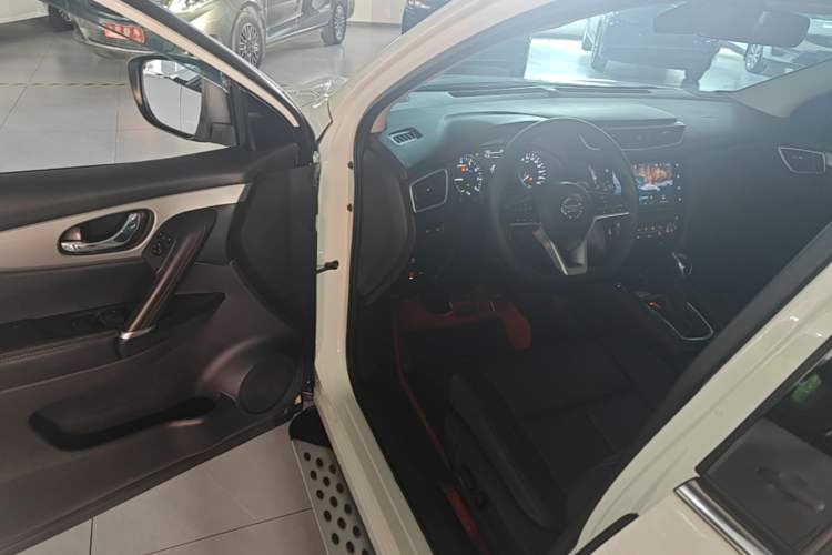 Used Nissan Qashqai 2022 2.0L CVT XV Premier Luxury Edition Driver Seat