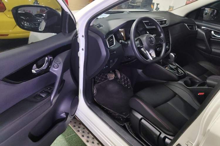 Used Nissan Qashqai 2022 2.0L CVT XV Smart Enjoyment Version Driver Seat
