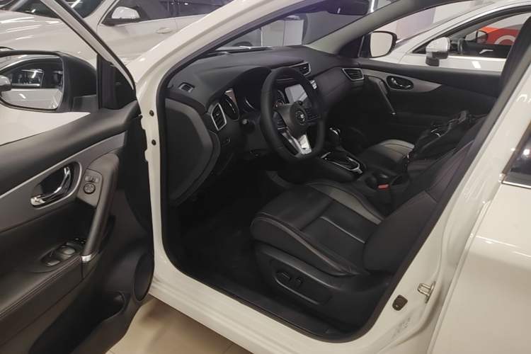 Used Nissan Qashqai 2022 2.0L CVT XV Premier Luxury Edition Driver Seat