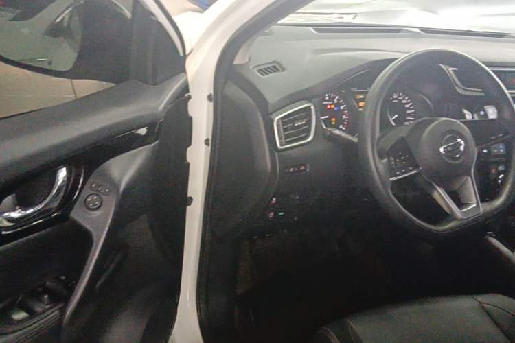 Used Nissan Qashqai 2022 2.0L CVT XV Smart Enjoyment Version Driver Seat