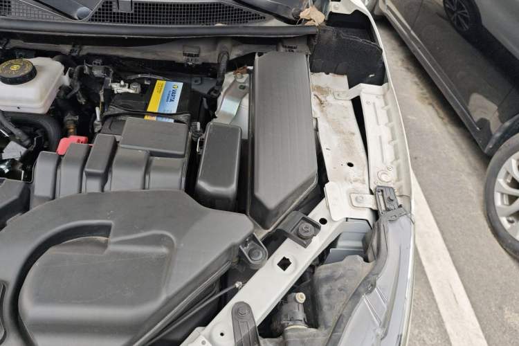 Used Nissan Qashqai 2022 2.0L CVT XV Premier Luxury Edition Engine Bay Left