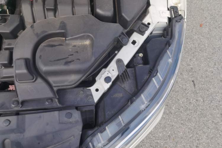 Used Nissan Qashqai 2022 2.0L CVT XV Premier Luxury Edition Engine Bay Left