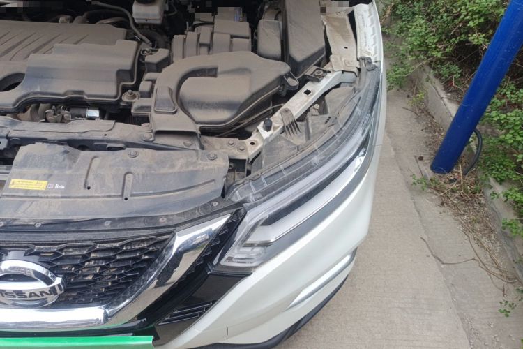 Used Nissan Qashqai 2022 2.0L CVT XV Premier Luxury Edition Engine Bay Left