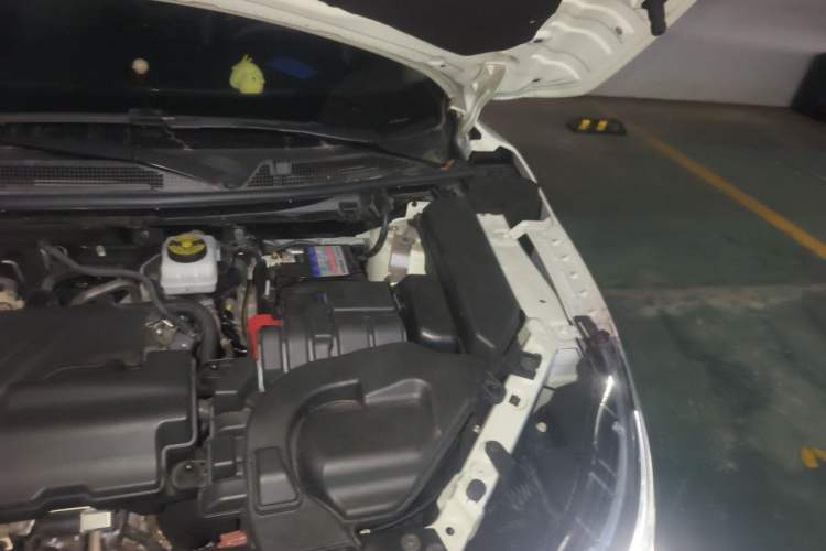 Used Nissan Qashqai 2022 2.0L CVT XV Premier Luxury Edition Engine Bay Left