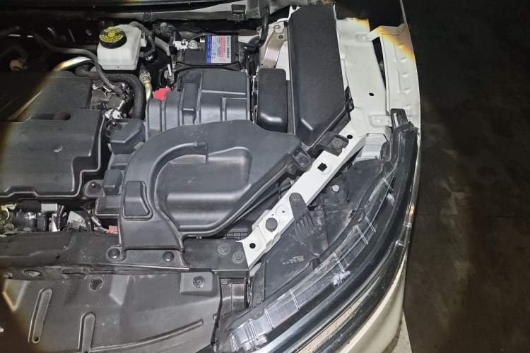 Used Nissan Qashqai 2022 2.0L CVT XV Premier Luxury Edition Engine Bay Left
