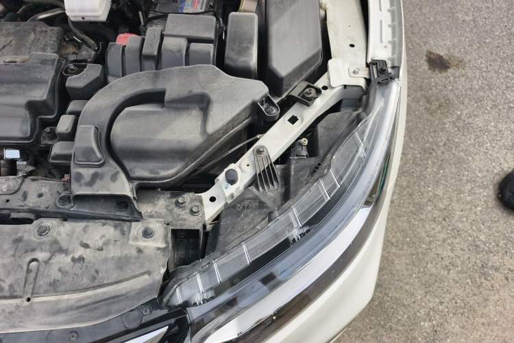 Used Nissan Qashqai 2022 2.0L CVT XV Premier Luxury Edition Engine Bay Left