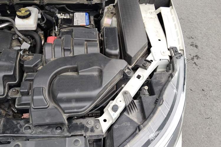 Used Nissan Qashqai 2022 2.0L CVT XV Premier Luxury Edition Engine Bay Left