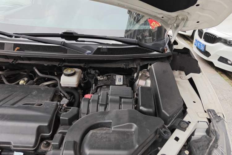 Used Nissan Qashqai 2022 2.0L CVT XV Premier Luxury Edition Engine Bay Left
