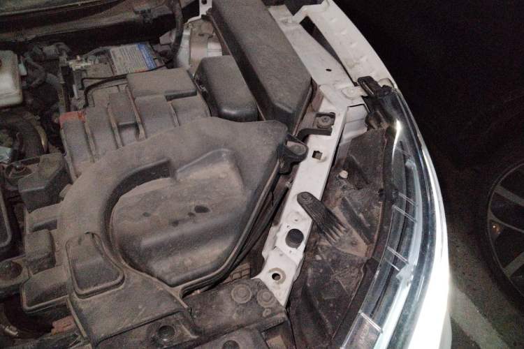Used Nissan Qashqai 2022 2.0L CVT XV Premier Luxury Edition Engine Bay Left