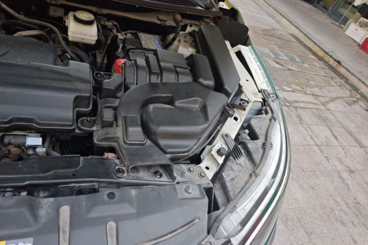 Used Nissan Qashqai 2022 2.0L CVT XV Premier Luxury Edition Engine Bay Left