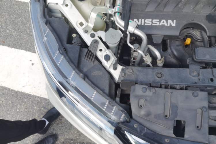 Used Nissan Qashqai 2022 2.0L CVT XV Premier Luxury Edition Engine Bay Right