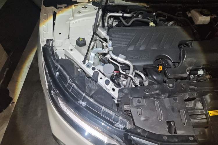 Used Nissan Qashqai 2022 2.0L CVT XV Premier Luxury Edition Engine Bay Right