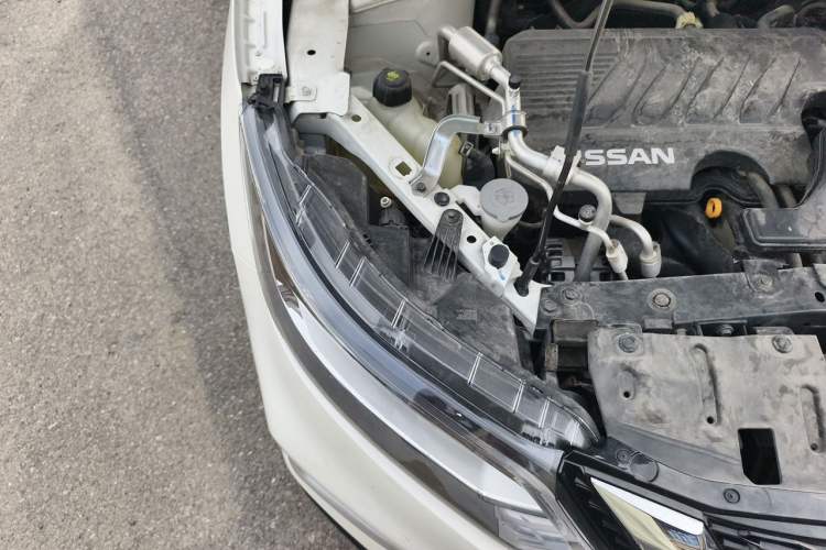 Used Nissan Qashqai 2022 2.0L CVT XV Premier Luxury Edition Engine Bay Right