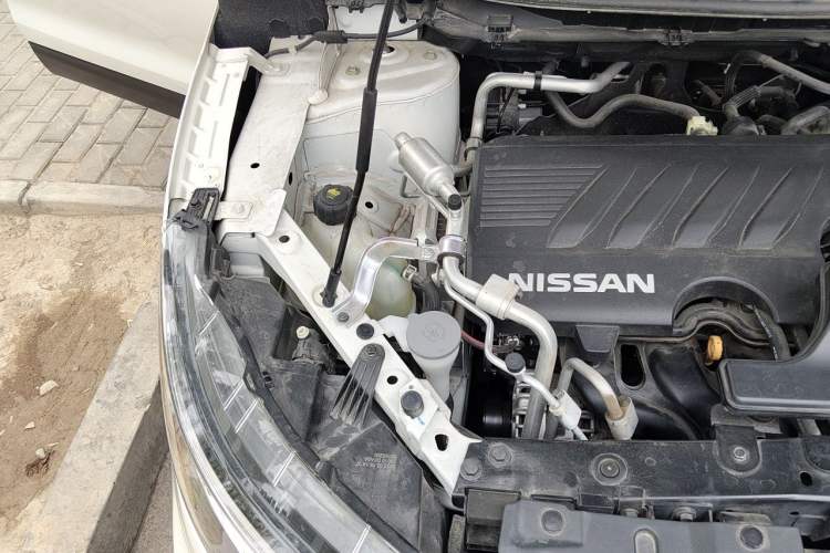 Used Nissan Qashqai 2022 2.0L CVT XV Premier Luxury Edition Engine Bay Right
