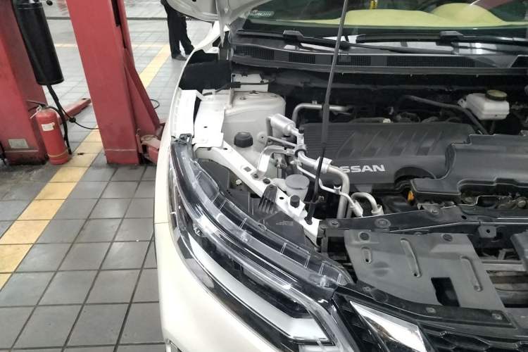 Used Nissan Qashqai 2022 2.0L CVT XV Premier Luxury Edition Engine Bay Right