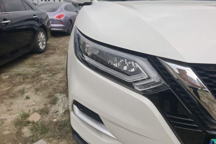Used Nissan Qashqai 2022 2.0L CVT XV Premier Luxury Edition Exterior 2