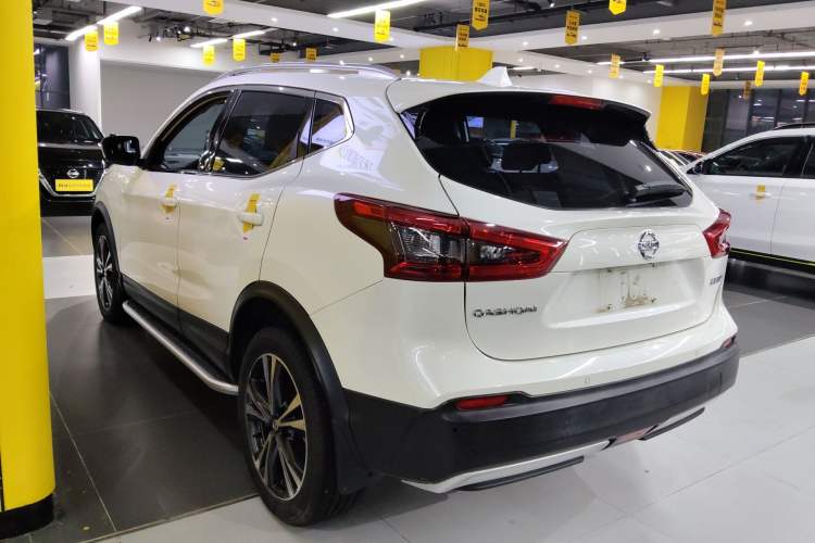 Used Nissan Qashqai 2022 2.0L CVT XV Premier Luxury Edition Exterior 2