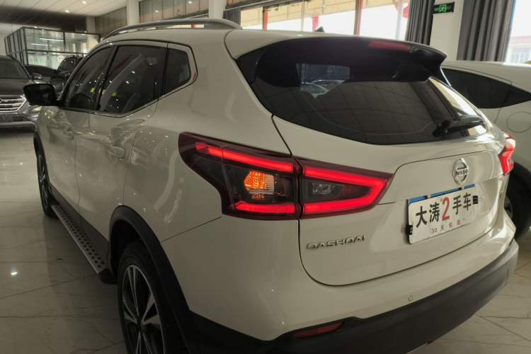 Used Nissan Qashqai 2022 2.0L CVT XV Premier Luxury Edition Exterior 2