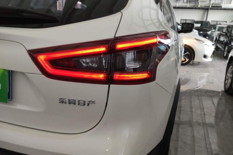 Used Nissan Qashqai 2022 2.0L CVT XV Smart Enjoyment Version Exterior 2