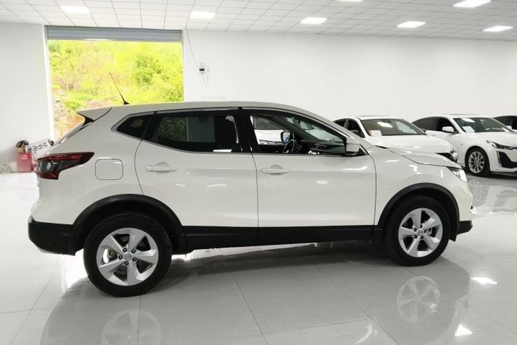 Used Nissan Qashqai 2022 2.0L CVT XV Smart Enjoyment Version Exterior 2