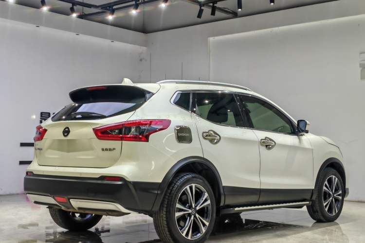 Used Nissan Qashqai 2022 2.0L CVT XV Premier Luxury Edition Exterior 4