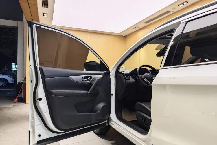 Used Nissan Qashqai 2022 2.0L CVT XV Premier Luxury Edition Exterior 6
