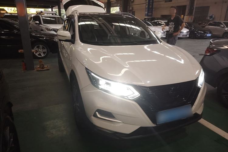 Used Nissan Qashqai 2022 2.0L CVT XV Premier Luxury Edition Front Right 45 Deg