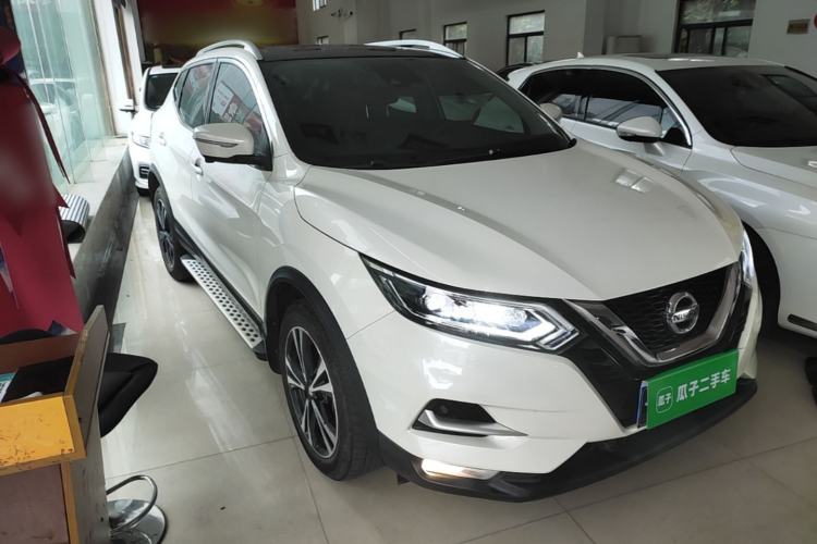 Used Nissan Qashqai 2022 2.0L CVT XV Premier Luxury Edition Front Right 45 Deg