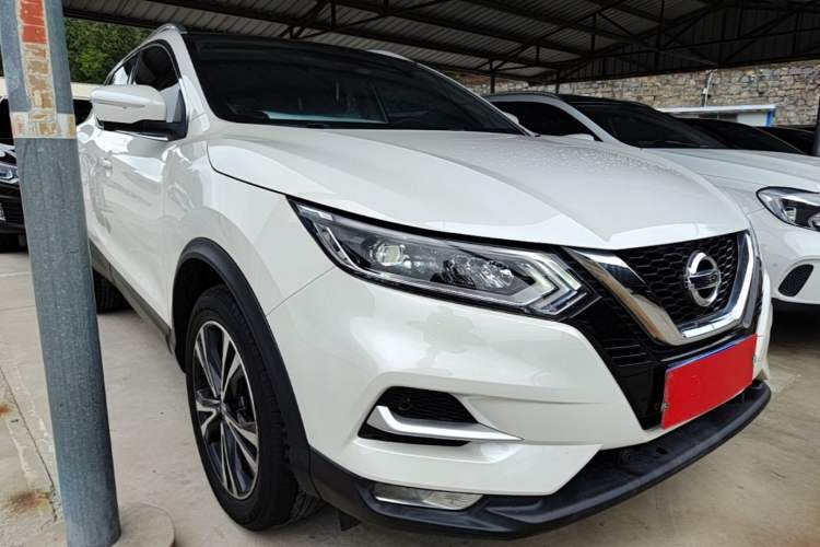 Used Nissan Qashqai 2022 2.0L CVT XV Premier Luxury Edition Front Right 45 Deg