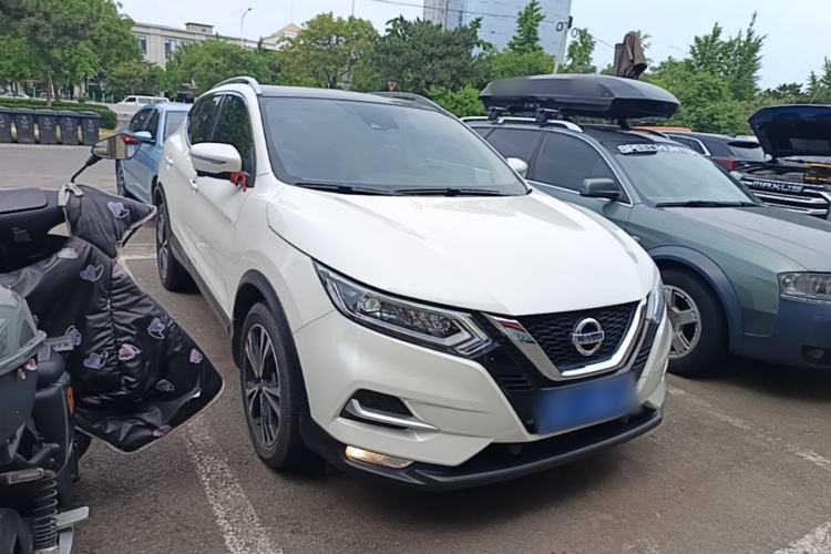 Used Nissan Qashqai 2022 2.0L CVT XV Premier Luxury Edition Front Right 45 Deg
