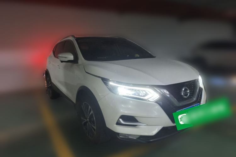 Used Nissan Qashqai 2022 2.0L CVT XV Premier Luxury Edition Front Right 45 Deg