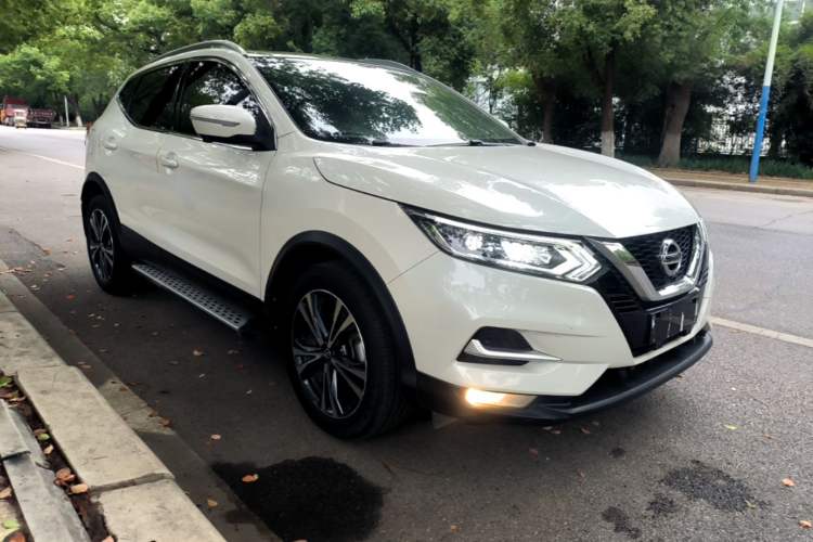 Used Nissan Qashqai 2022 2.0L CVT XV Premier Luxury Edition Front Right 45 Deg