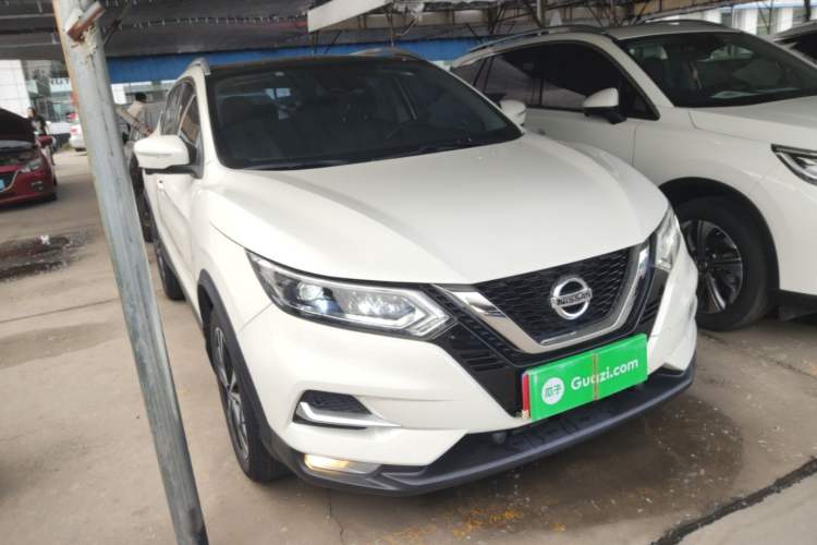 Used Nissan Qashqai 2022 2.0L CVT XV Premier Luxury Edition Front Right 45 Deg